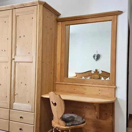 Croz Del Re Apartment